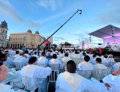 Encerramento do Congresso Eucarístico tem Missa Solene celebrada no Marco Zero e o anúncio sobre o avanço do processo de beatificação de Dom Helder Câmara