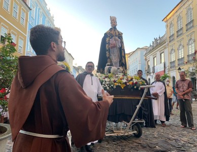 Festa de São Domingos no Centro Histórico de Salvador reafirma a amizade eterna do santo com São Francisco