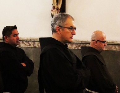 Frei Massimo Fusarelli envia mensagem para os frades reunidos no Curso de Franciscanismo
