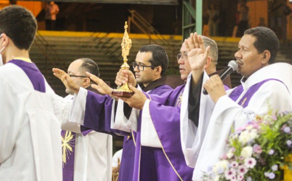 Obrigado Missionários! Comunidade canindeense celebra o Centenário dos Frades Menores